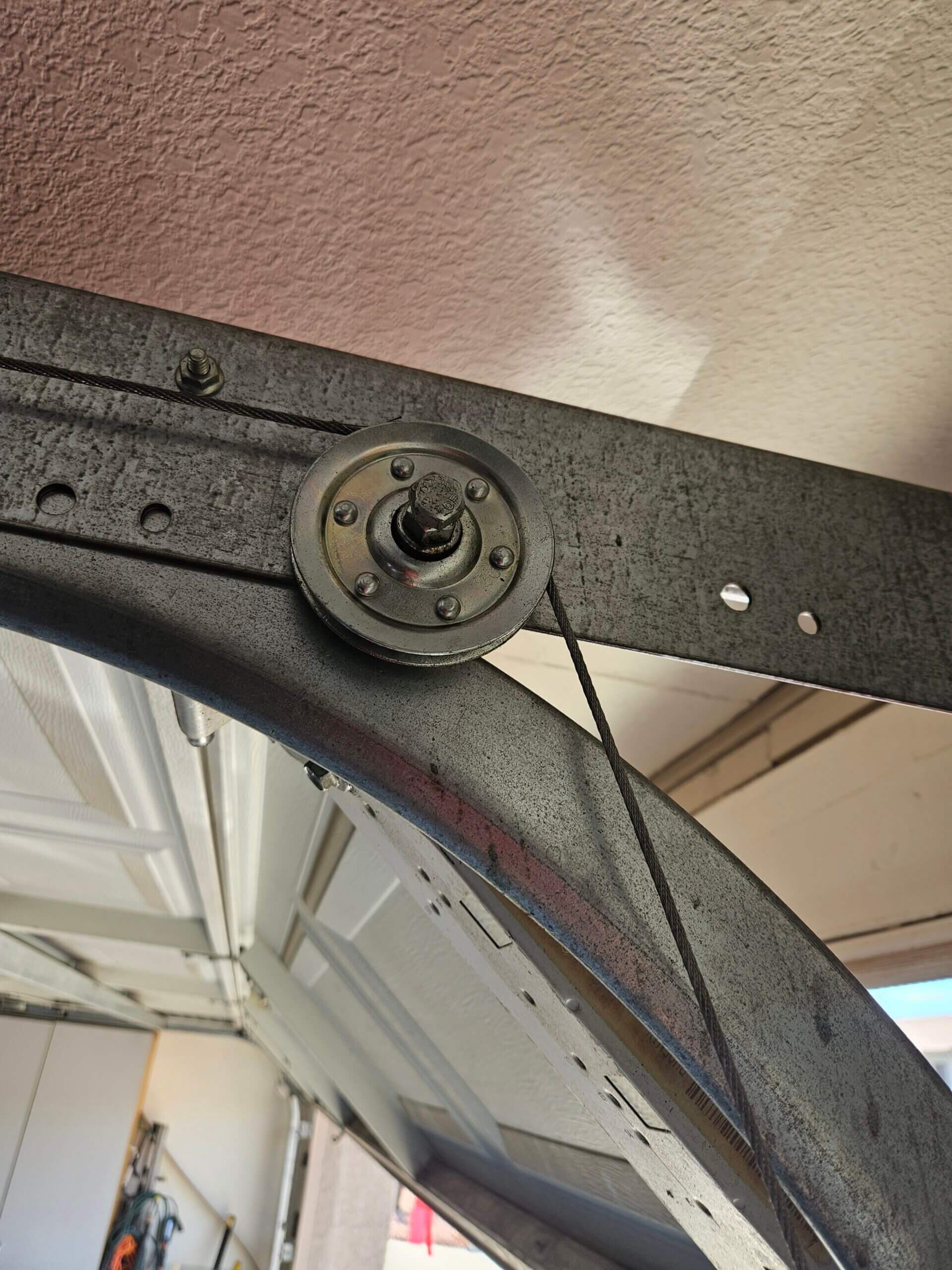 Garage door cable and roller repair in Glendale AZ